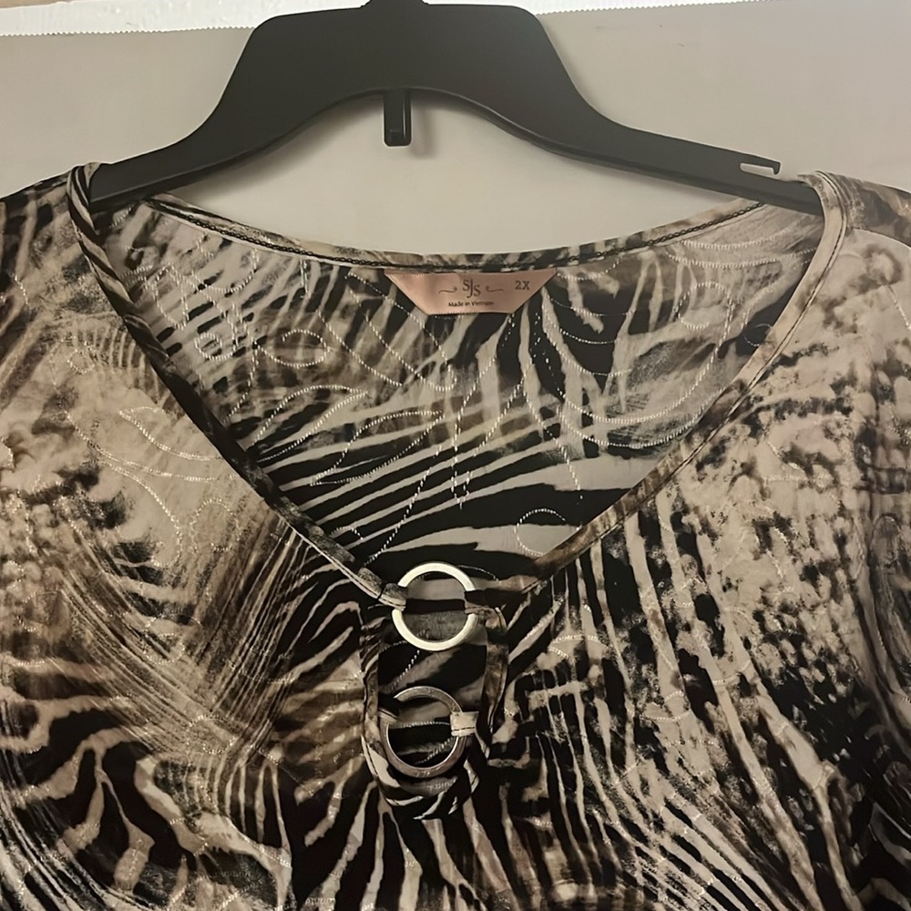 SJS Black and Cream Graphic Tunic with 3/4 Sleeves